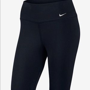 Nike Pants - Nike dry fit Capri pants Nike Pants - Nike dry fit Capri pants